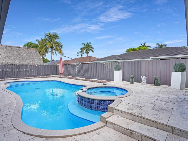 15235 SW 140th St, Miami FL 33196