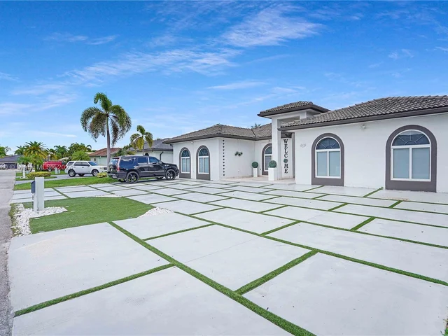 15235 SW 140th St, Miami FL 33196