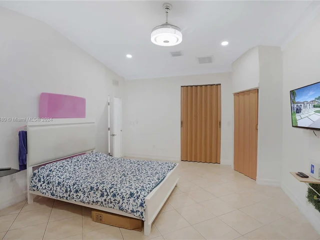 15235 SW 140th St, Miami FL 33196