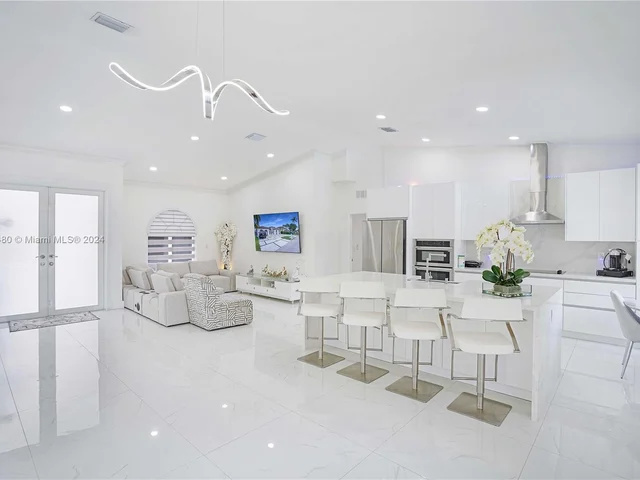 15235 SW 140th St, Miami FL 33196