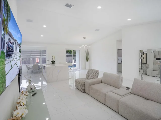 15235 SW 140th St, Miami FL 33196