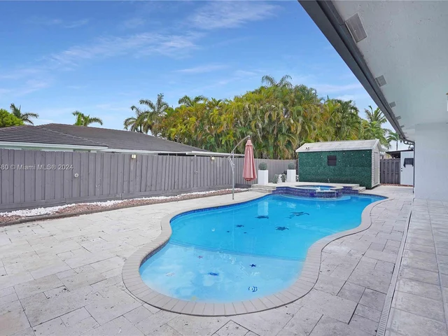 15235 SW 140th St, Miami FL 33196