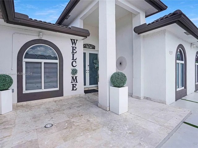 15235 SW 140th St, Miami FL 33196