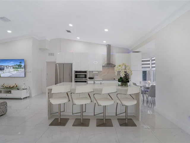 15235 SW 140th St, Miami FL 33196