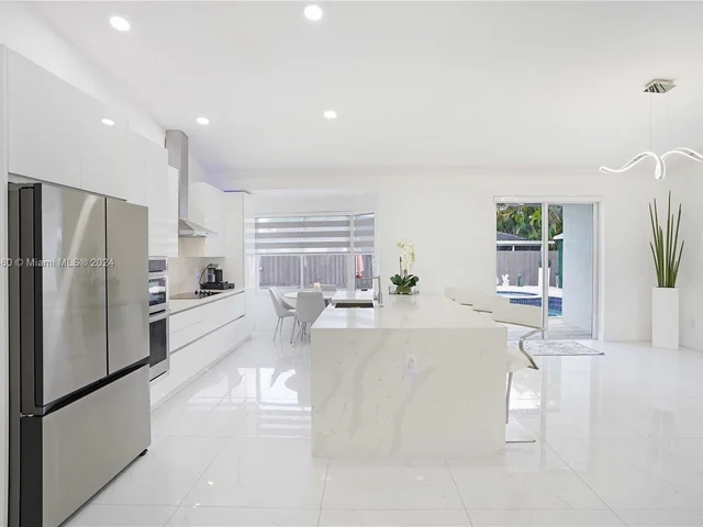 15235 SW 140th St, Miami FL 33196