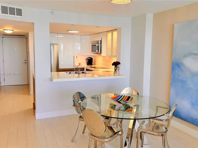 2555 Collins Ave # 2105, Miami Beach FL 33140