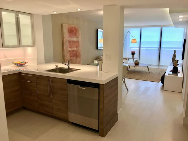2555 Collins Ave # 2105, Miami Beach FL 33140