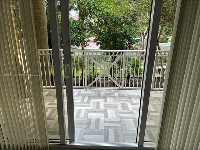 3001 NE 185th St # 225, Aventura FL 33180