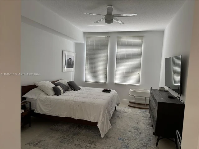 3001 NE 185th St # 225, Aventura FL 33180