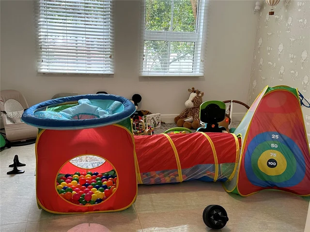 3001 NE 185th St # 225, Aventura FL 33180