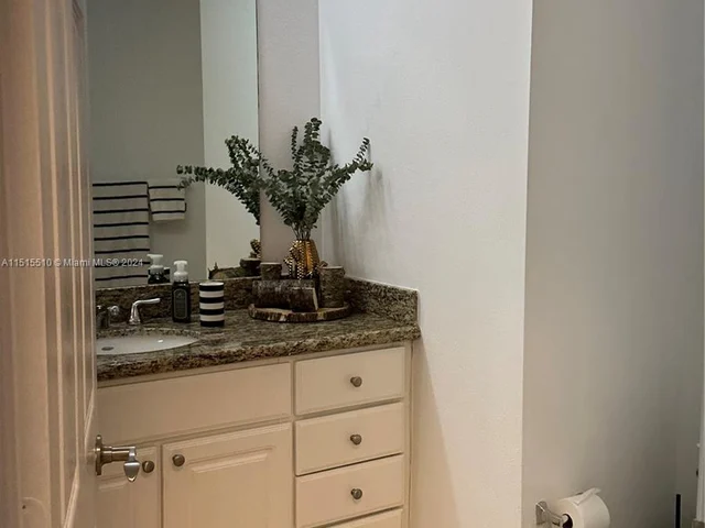 3001 NE 185th St # 225, Aventura FL 33180