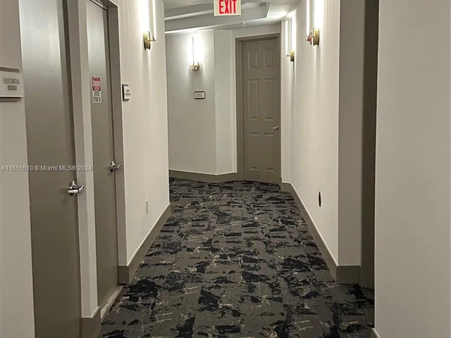 3001 NE 185th St # 225, Aventura FL 33180