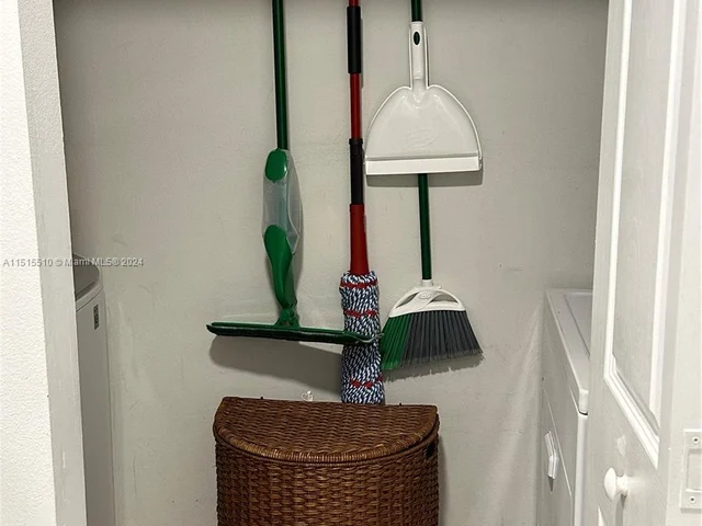 3001 NE 185th St # 225, Aventura FL 33180