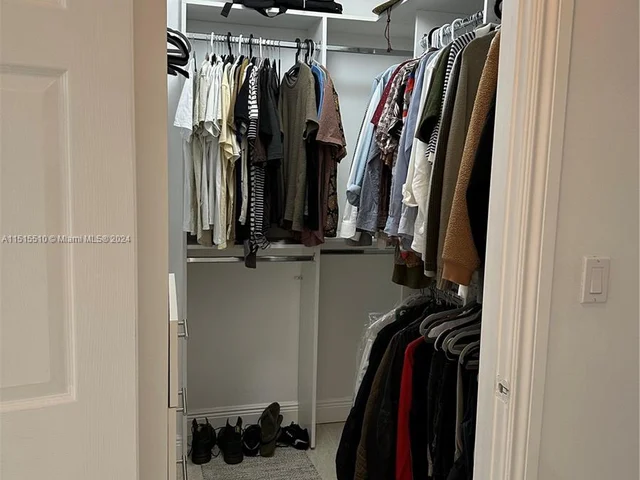 3001 NE 185th St # 225, Aventura FL 33180