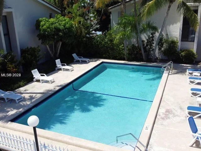 16432 NE 26th Ave # 5, North Miami Beach FL 33160