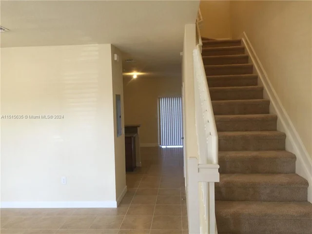 484 SE 32 Ave, Homestead FL 33033