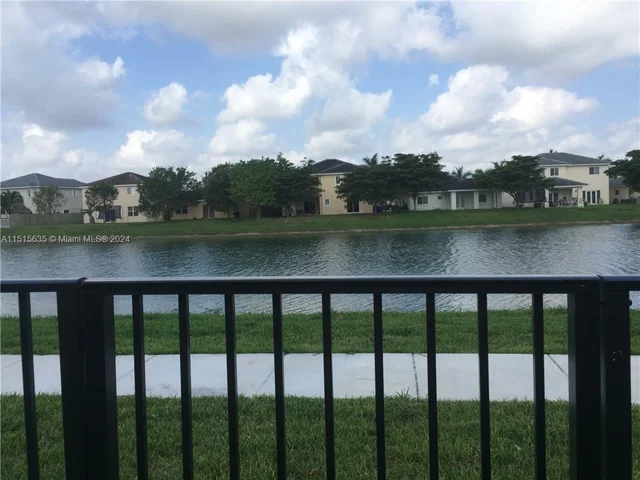 484 SE 32 Ave, Homestead FL 33033