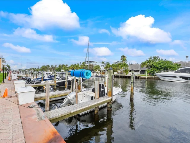 1777 SE 15th St # 122, Fort Lauderdale FL 33316