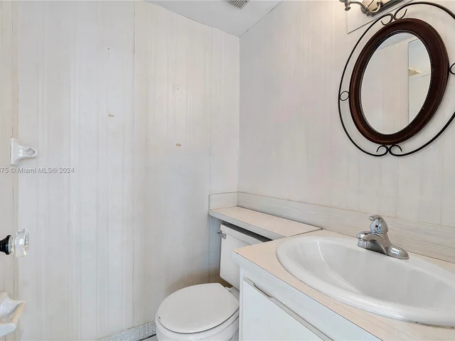 1777 SE 15th St # 122, Fort Lauderdale FL 33316