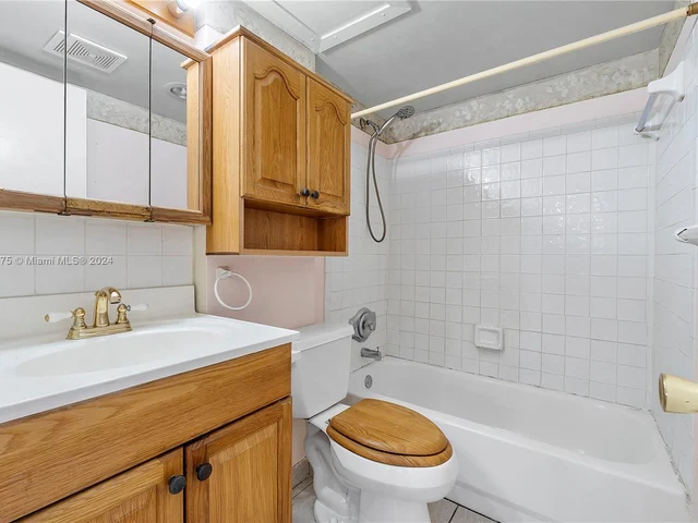 1777 SE 15th St # 122, Fort Lauderdale FL 33316