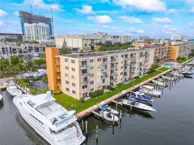 1777 SE 15th St # 122, Fort Lauderdale FL 33316