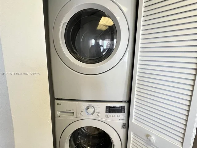 701 Brickell Key Blvd # 2401, Miami FL 33131