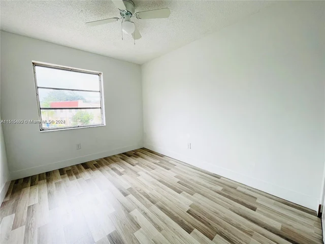 4026 Inverrary Dr # 8A, Lauderhill FL 33319