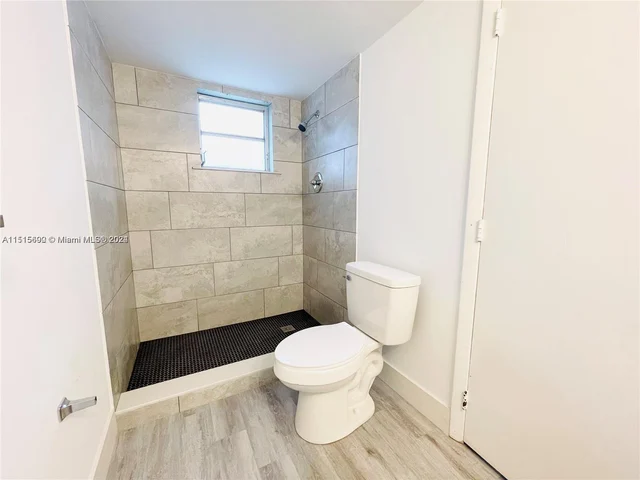 4026 Inverrary Dr # 8A, Lauderhill FL 33319