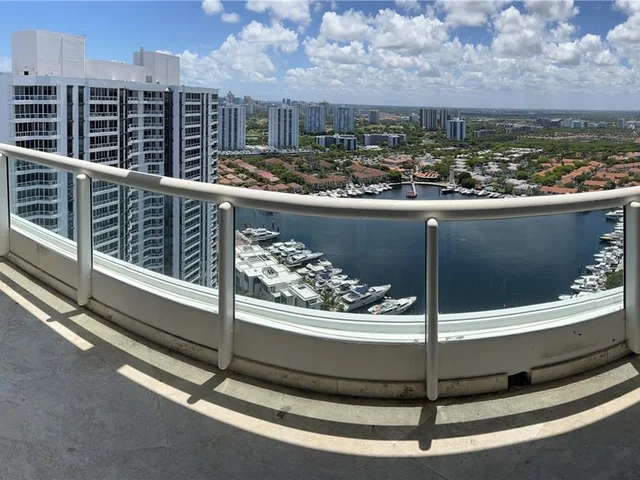 21205 Yacht Club Dr # 3204, Aventura FL 33180