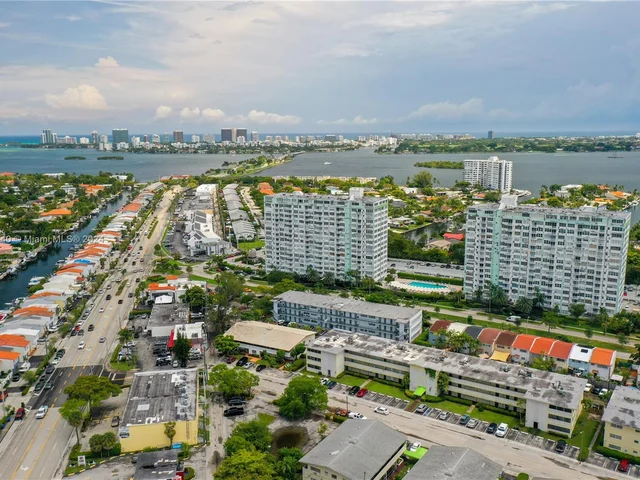 11960 NE 19th Dr # 17, North Miami FL 33181