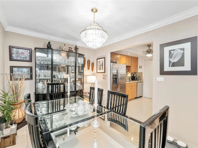 11960 NE 19th Dr # 17, North Miami FL 33181