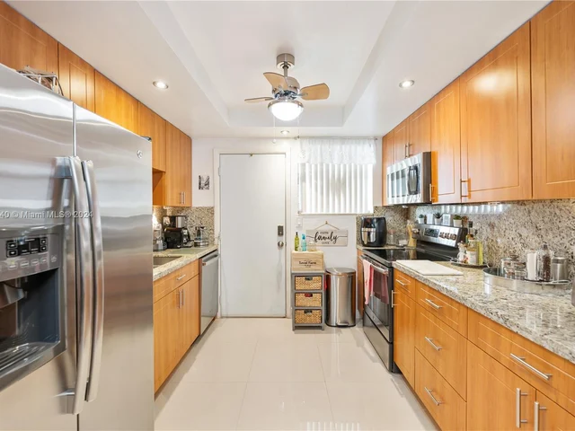 11960 NE 19th Dr # 17, North Miami FL 33181