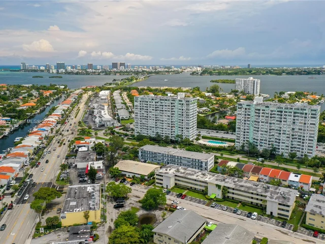 11960 NE 19th Dr # 17, North Miami FL 33181