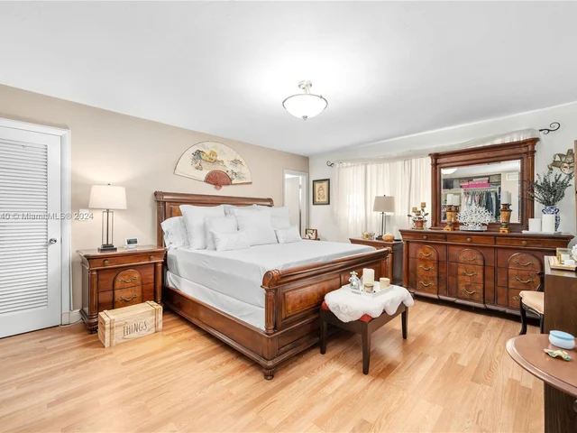 11960 NE 19th Dr # 17, North Miami FL 33181