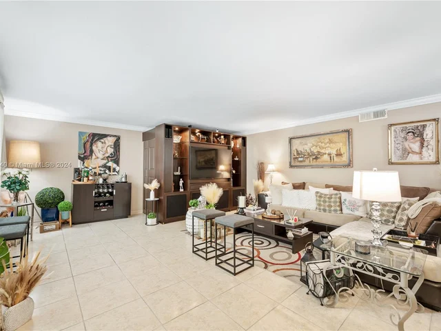 11960 NE 19th Dr # 17, North Miami FL 33181