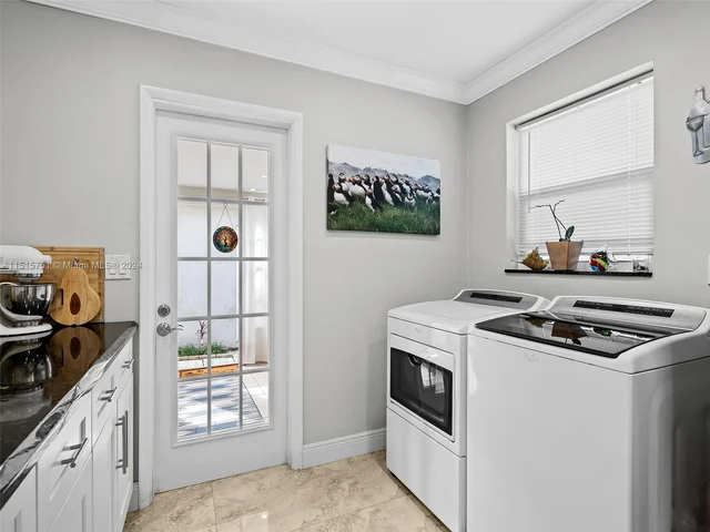 1238 Lincoln St, Hollywood FL 33019