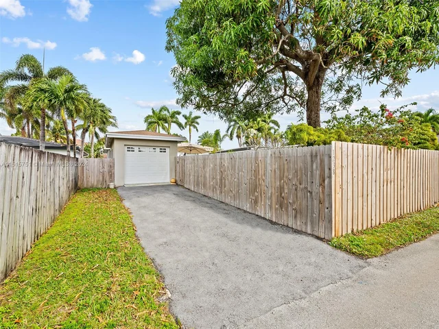 1238 Lincoln St, Hollywood FL 33019