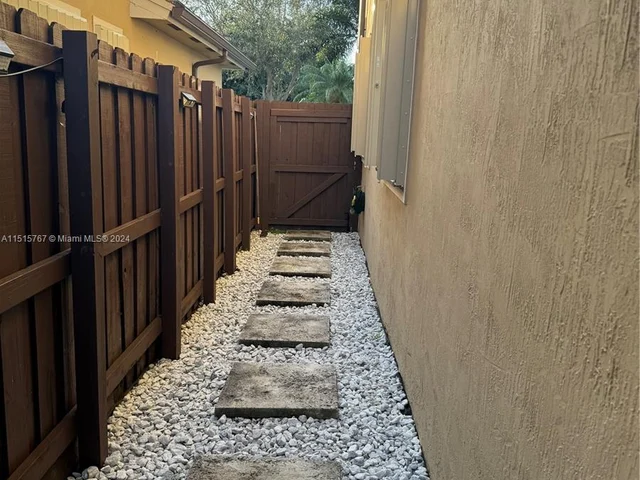 239 SE 31st Ter # 0, Homestead FL 33033