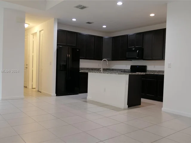 365 NW 33rd Ln, Pompano Beach FL 33069