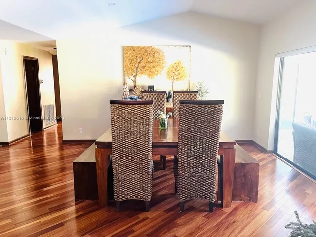 9821 NW 10th Ct, Plantation FL 33322