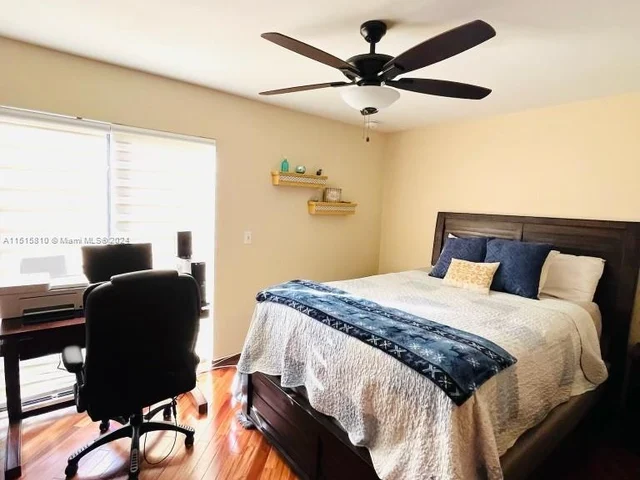 9821 NW 10th Ct, Plantation FL 33322