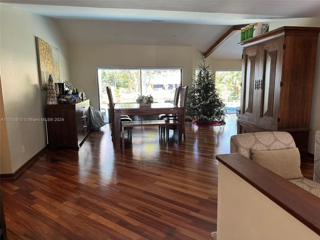 9821 NW 10th Ct, Plantation FL 33322