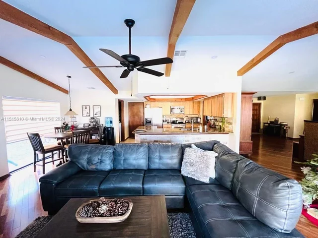 9821 NW 10th Ct, Plantation FL 33322