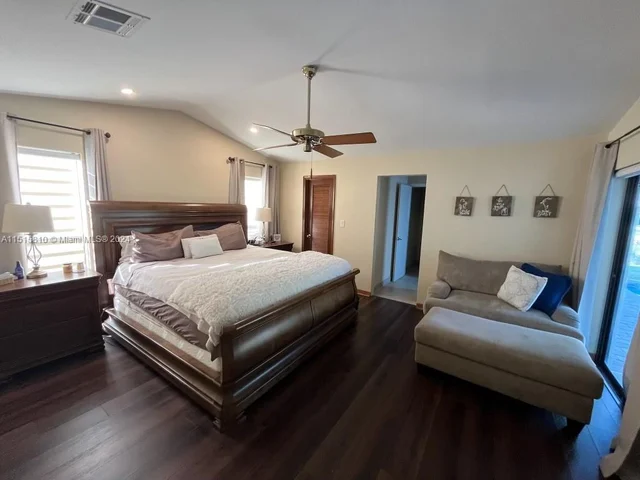 9821 NW 10th Ct, Plantation FL 33322