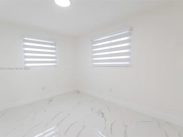 6820 SW 10th St, Pembroke Pines FL 33023