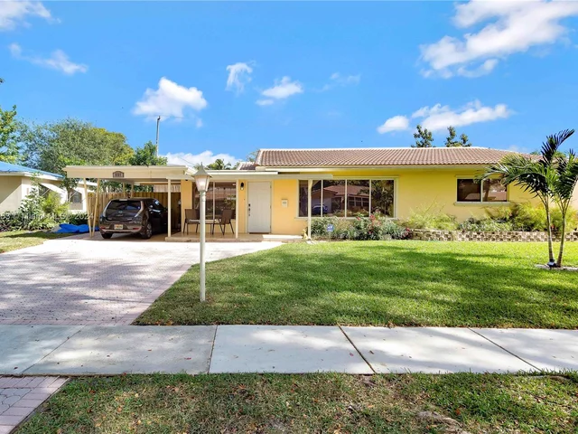 5727 Madison St, Hollywood FL 33023