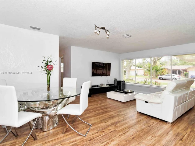 5727 Madison St, Hollywood FL 33023