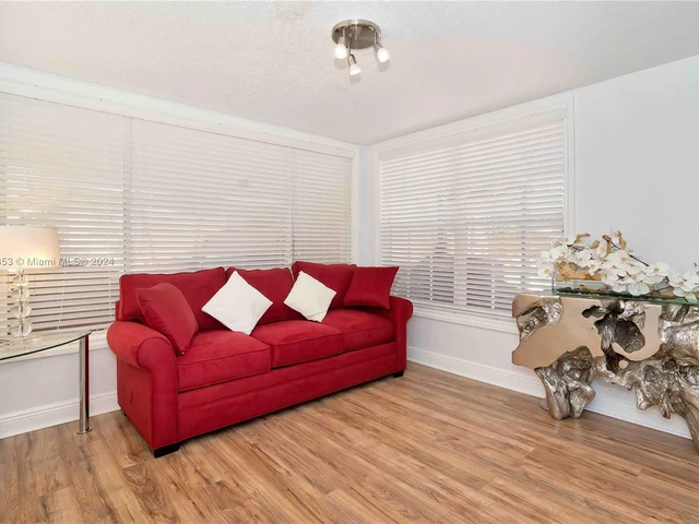 5727 Madison St, Hollywood FL 33023