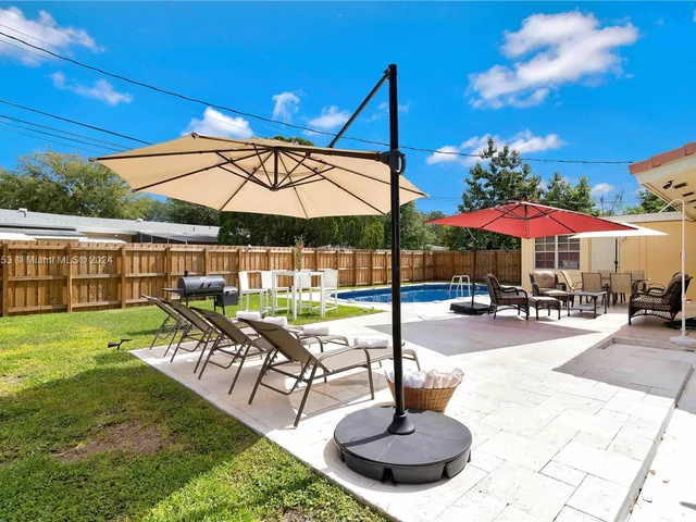 5727 Madison St, Hollywood FL 33023