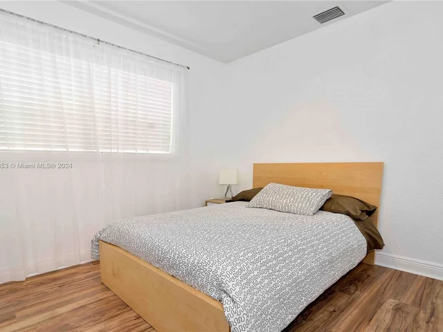 5727 Madison St, Hollywood FL 33023